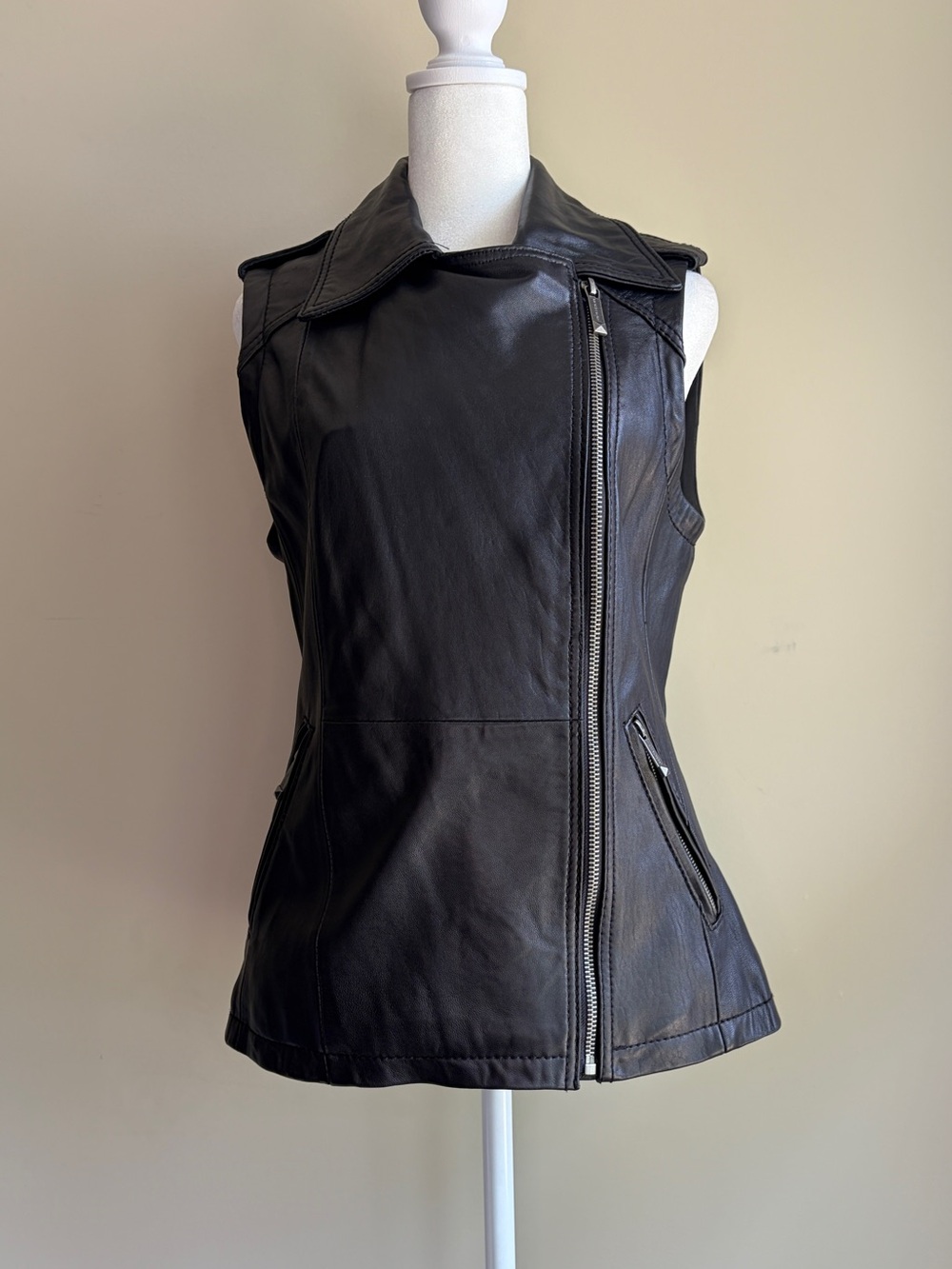 Micheal Kors Women's Small Sleeveless Black Leather Moto Vest